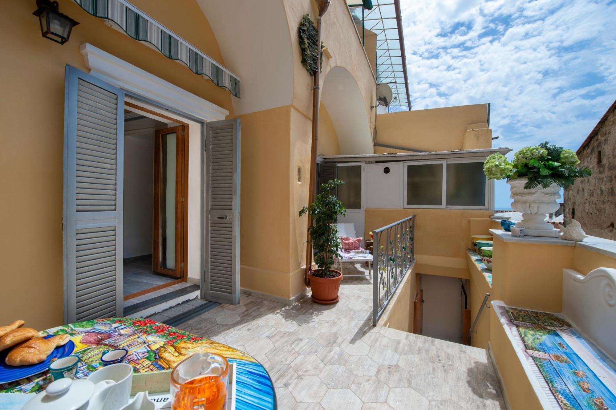 Amore Rentals - Casa Barbera B Positano Buitenkant foto